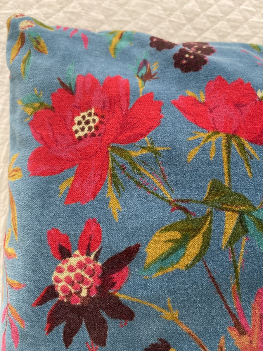 Coussin en velours bleu au décor d’oiseaux multicolores-photo-5