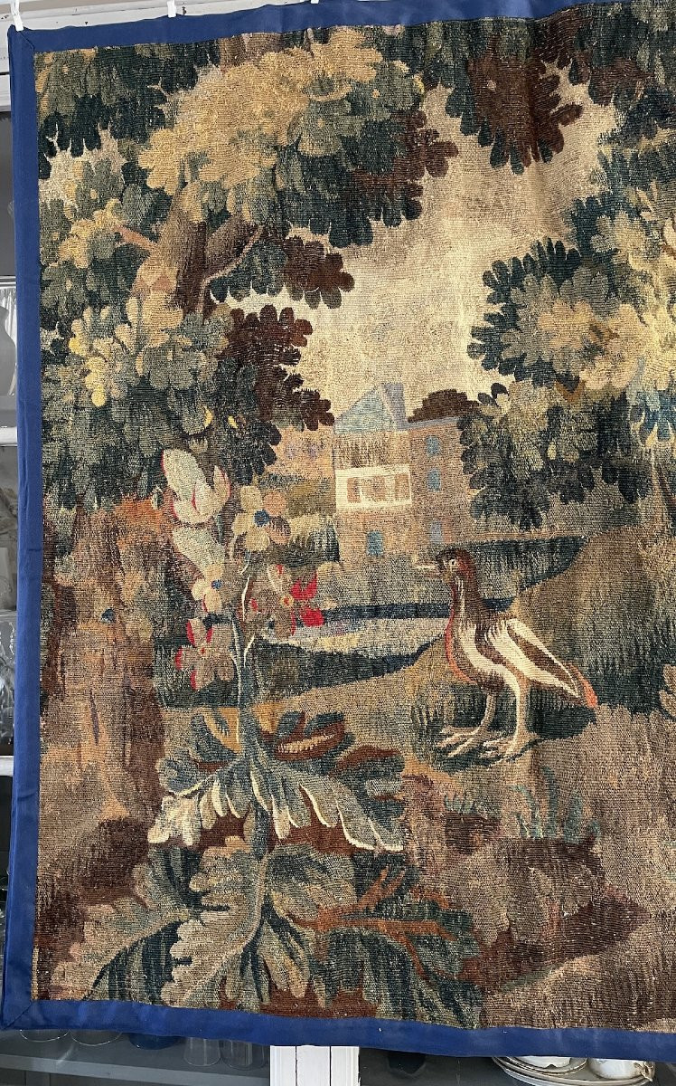 Tapisserie verdure – France, XVIIᵉ siècle – Scène de paysage animé de volatiles et architecture-photo-3