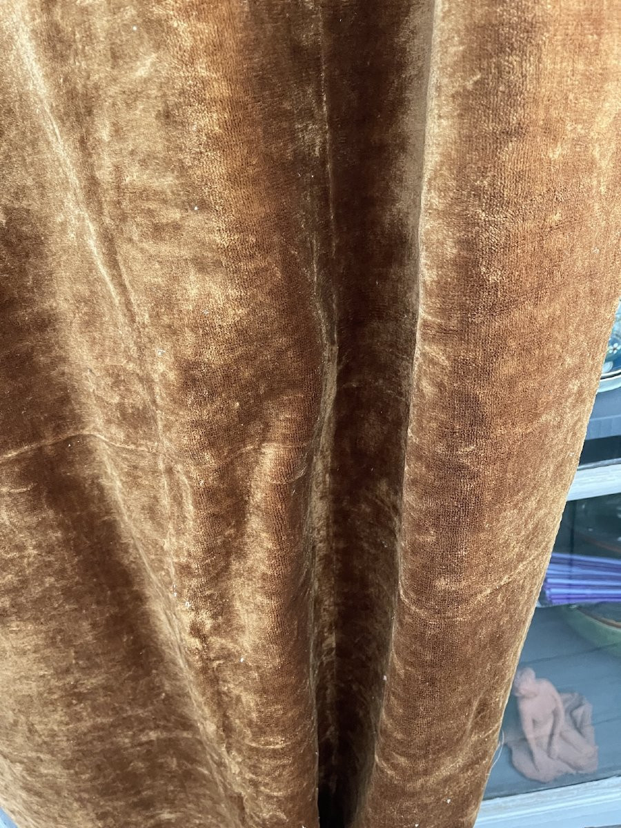 First Length Of 19th Century Silk Velvet, Golden Brown Color-photo-5