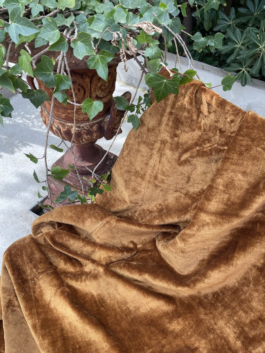 Second Length Of 19th Century Silk Velvet, Golden Brown Color-photo-3