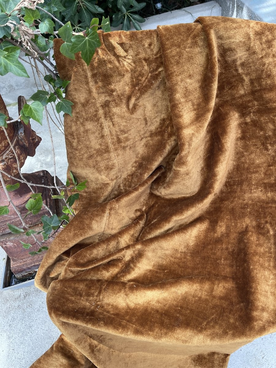 Second Length Of 19th Century Silk Velvet, Golden Brown Color-photo-2