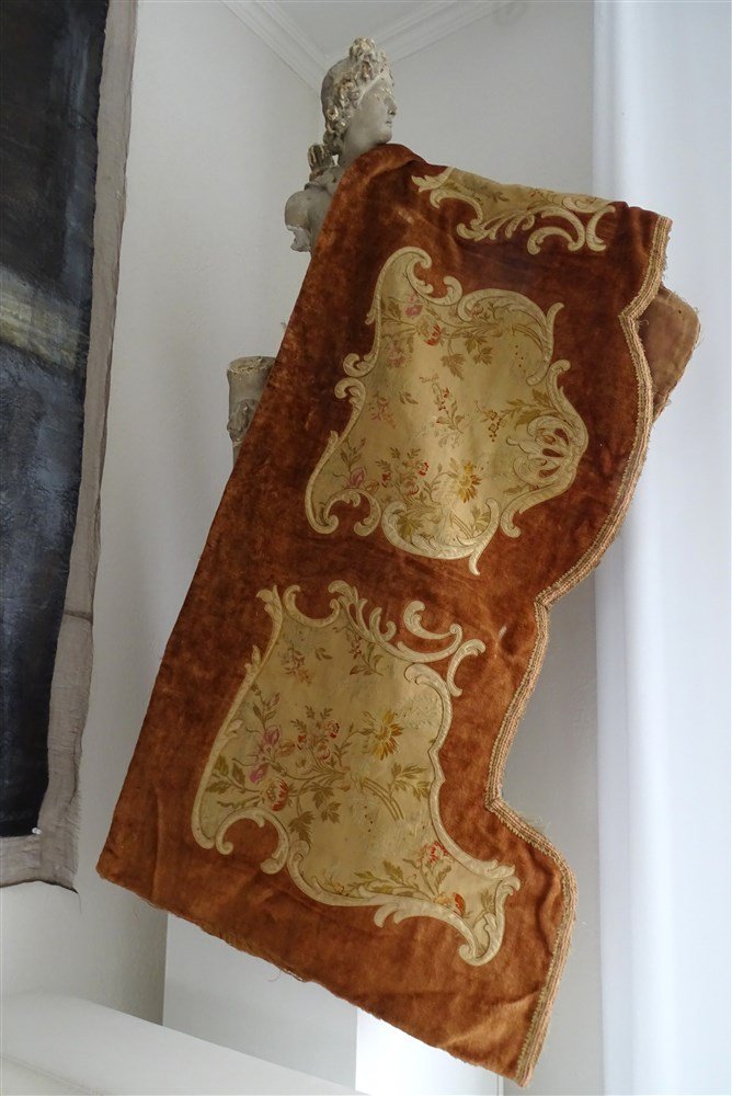 Seconde Cantonnière XIXᵉ en velours et appliques de soierie au décor floral-photo-2