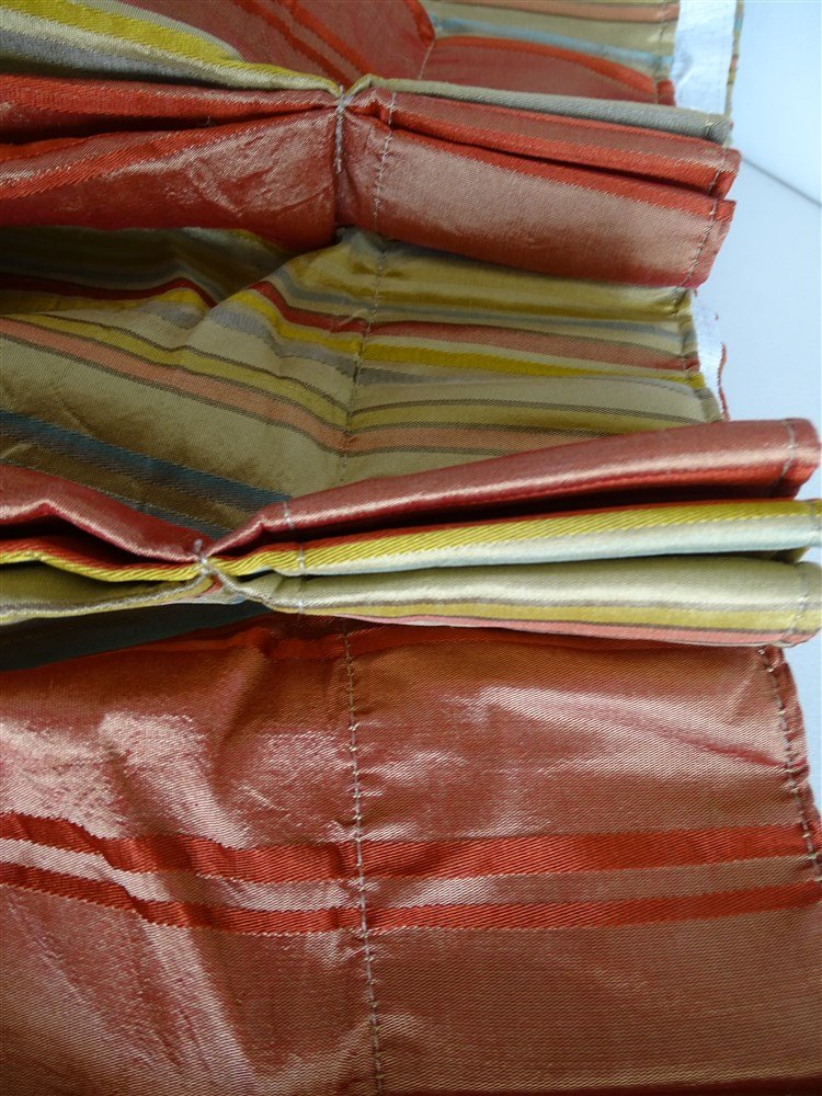 Paire de  rideaux en soie à motifs de rayures -photo-4