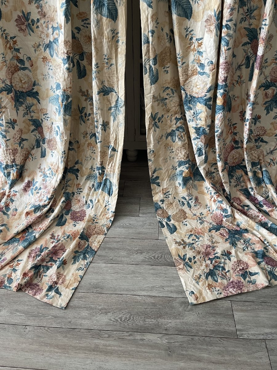 First Pair Of Floral Chintz Curtains, 20th Century, Hydrangeas, Fuchsias, Dahlias-photo-2