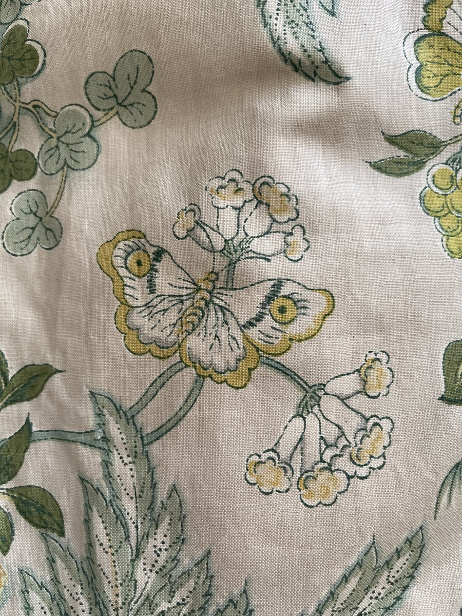 Pair Of Chintz Curtains With Floral Decoration, Doves And Butterflies-photo-8