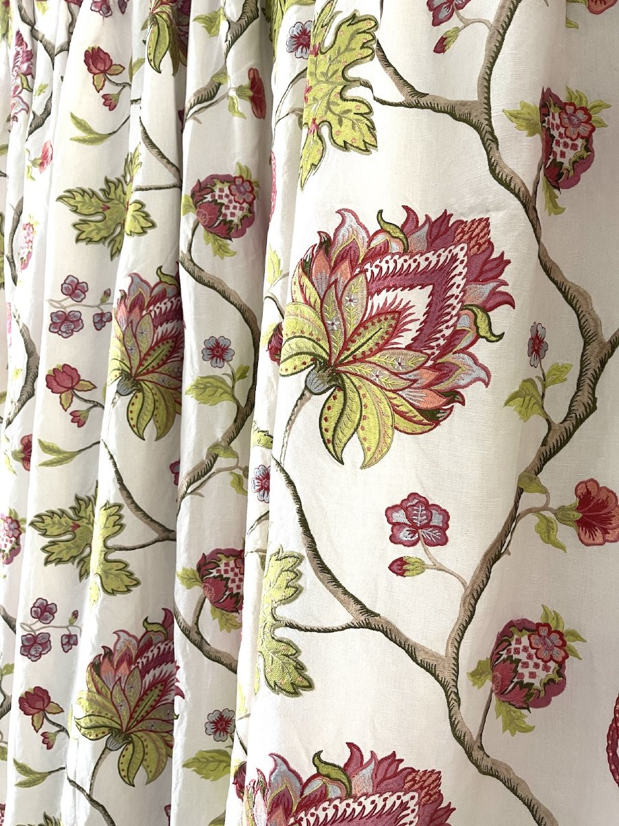 Pair Of White Linen Curtains With Raised Floral Embroidery, Indienne-photo-2