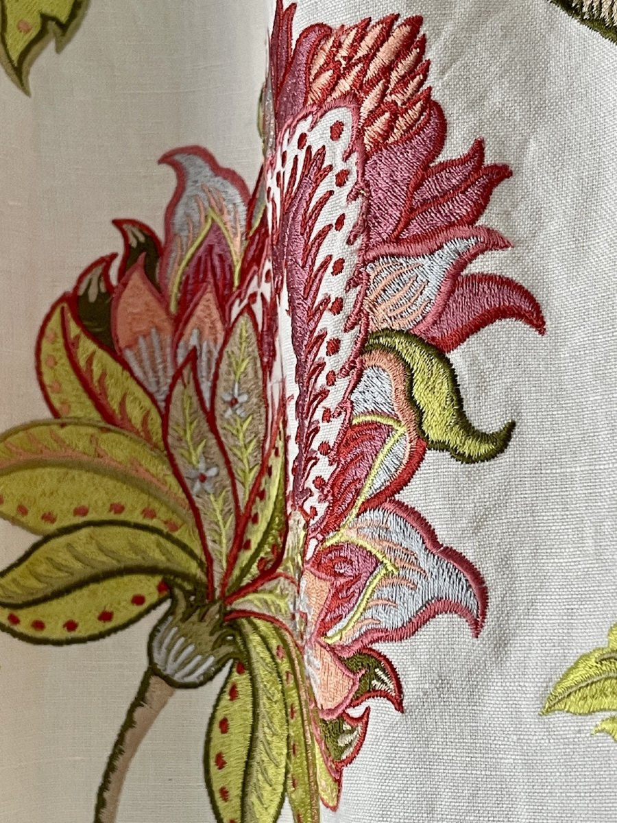 Pair Of White Linen Curtains With Raised Floral Embroidery, Indienne-photo-4