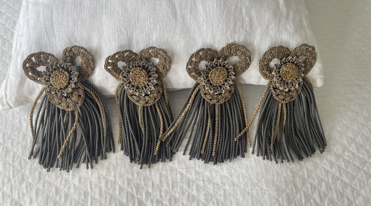 Set Of 4 Pieces Of Silk Trimmings, 19th Century. -photo-1