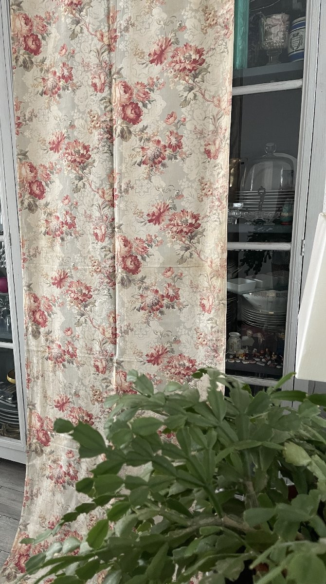 Antique Printed Cotton Panel – Decor Of Roses In Powdery Tones – Late 19th Century-photo-1