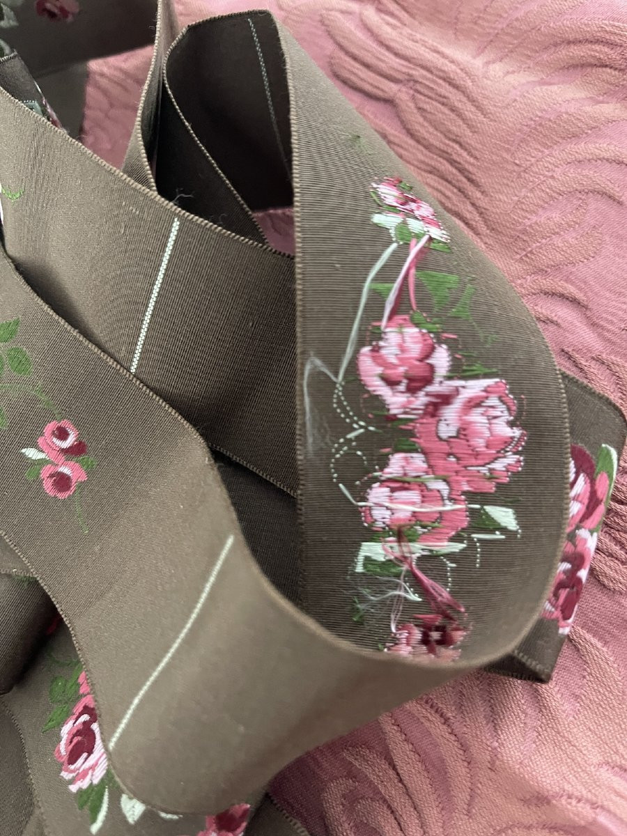 355 Cm X 4 Cm. Antique Jacquard Silk Ribbon Trim – Elegance And Refinement, Floral Design -photo-2