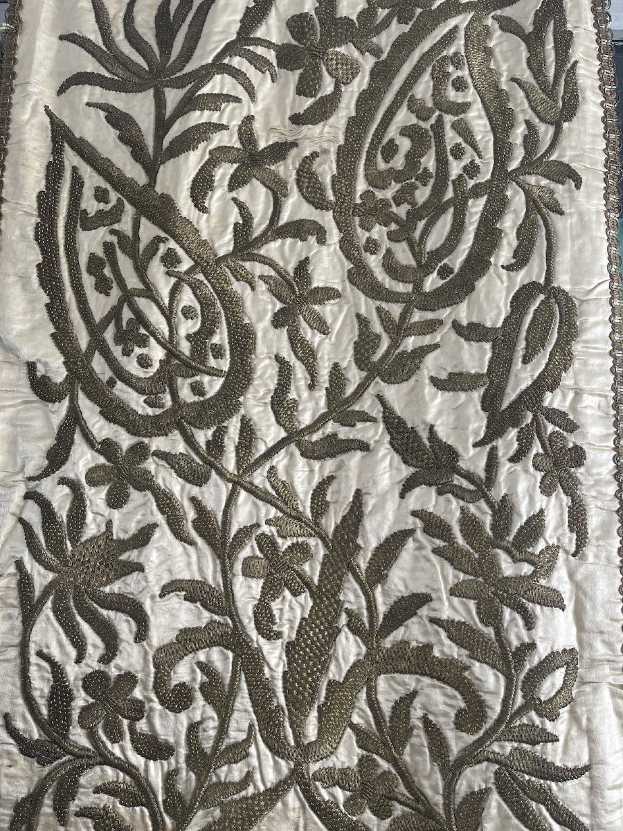  Ottoman Embroidery In Gold Metallic Thread On Cream Silk – With Tugra, 19th Century-photo-2