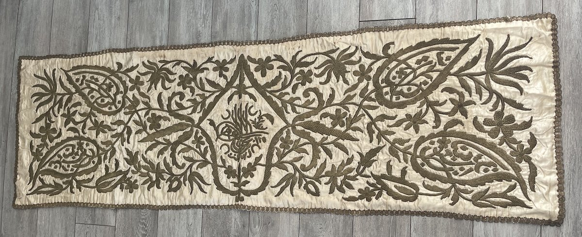  Ottoman Embroidery In Gold Metallic Thread On Cream Silk – With Tugra, 19th Century-photo-4