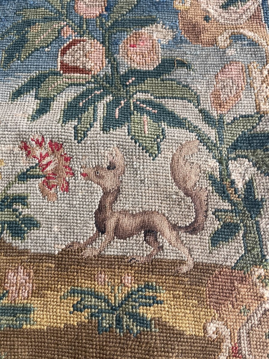 Dessus de fauteuil d’époque XVIIIᵉ siècle –  Tapisserie Broderie au petit point décor animalier-photo-4