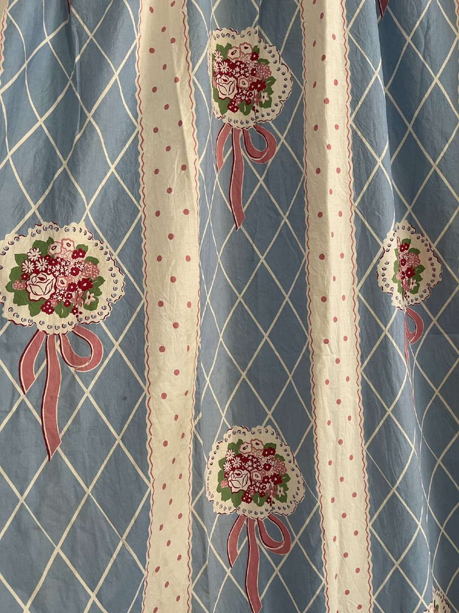 Pair Of Printed Cotton Curtains Decorated With Ribboned Bouquets-photo-2