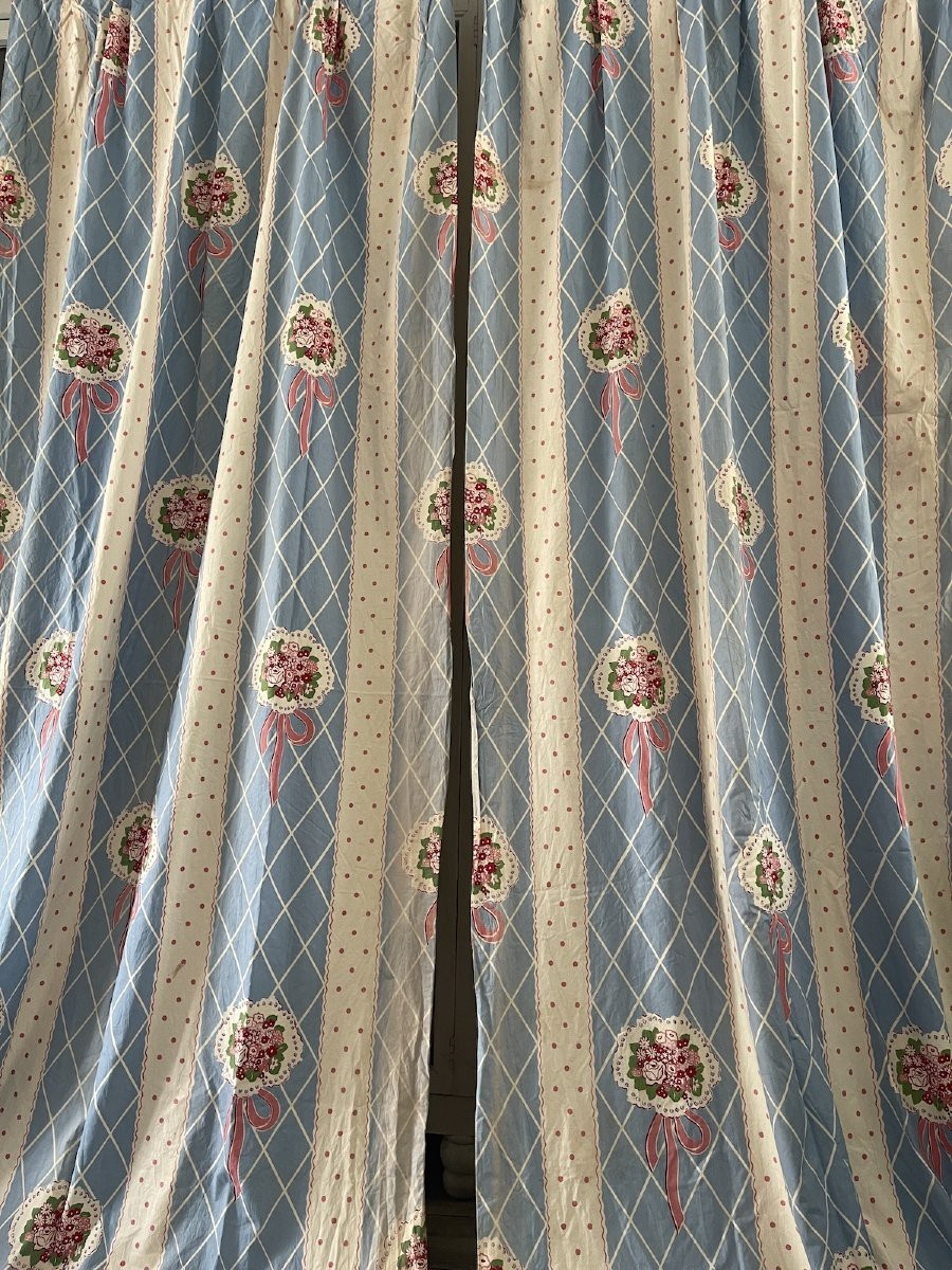 Pair Of Printed Cotton Curtains Decorated With Ribboned Bouquets-photo-1