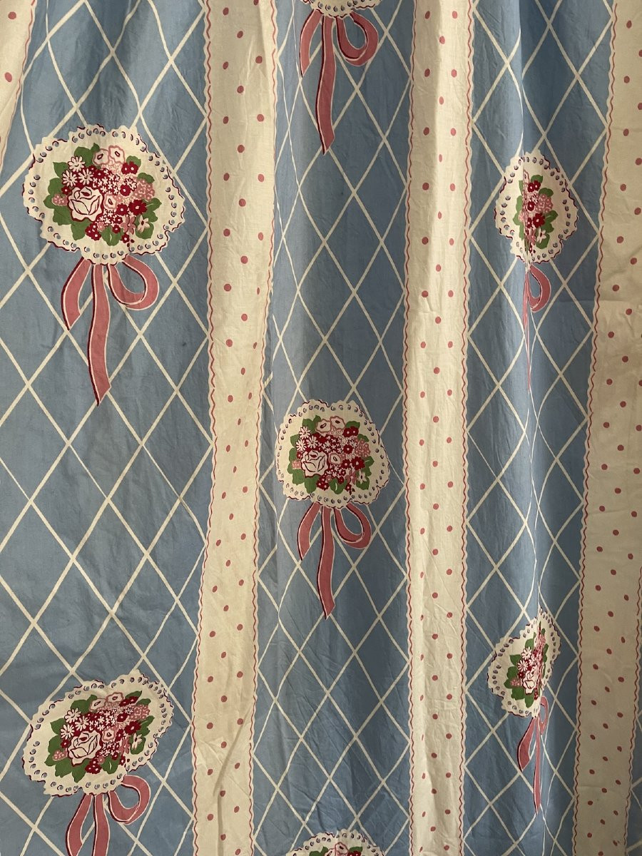 Pair Of Printed Cotton Curtains Decorated With Ribboned Bouquets-photo-3