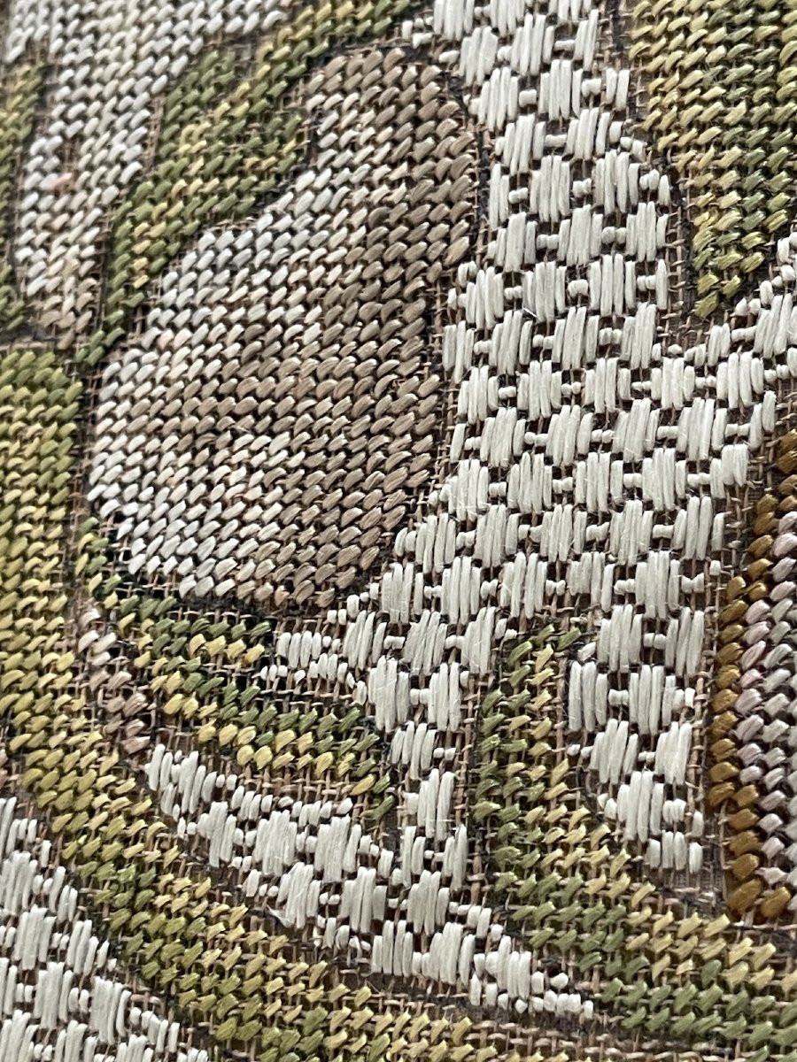 Coussin décoratif en étoffe ancienne brodée, soie et galon à pompons, fin XIXe-photo-4