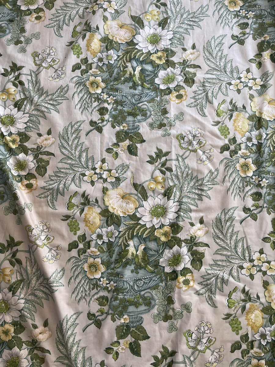 Paire de grandes tentures en chintz au décor floral et colombes-photo-8