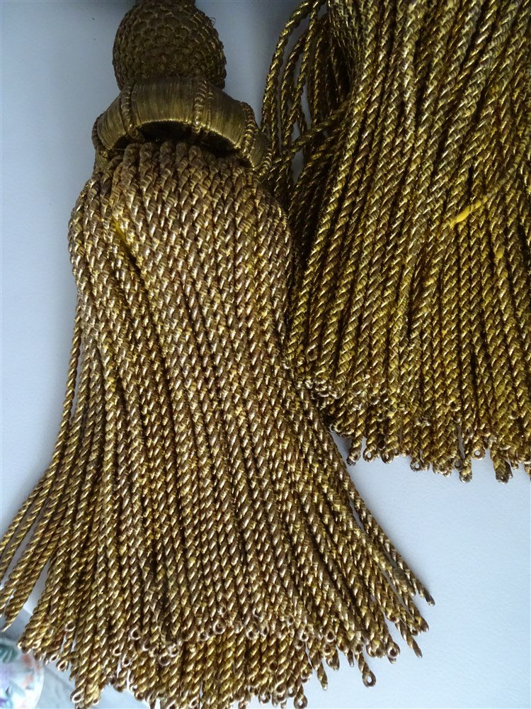 Castle Trimmings - 2 Pompoms And Cords In Gilded Metal Wire,-photo-8
