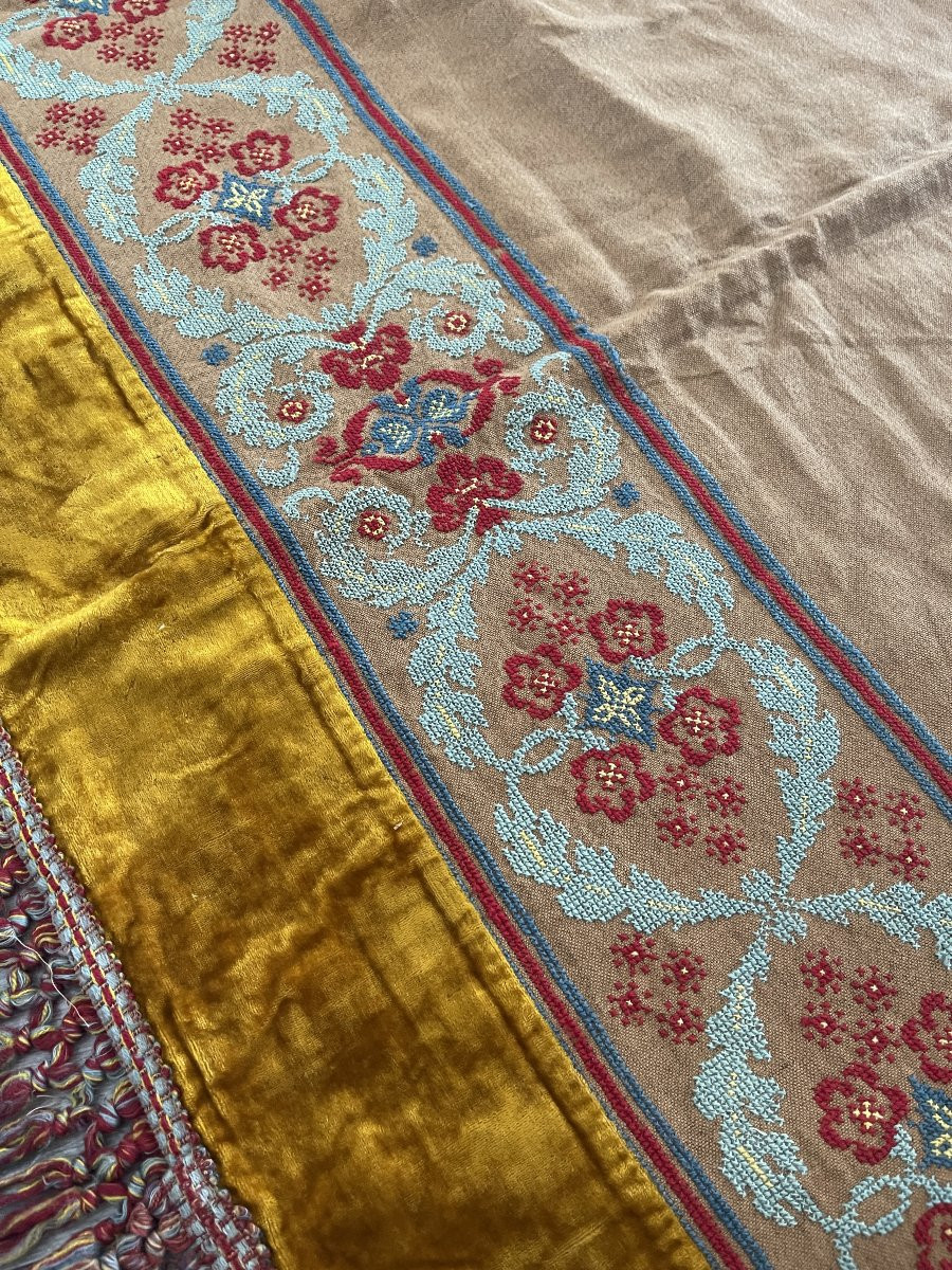 Silk Velvet And Embroidered Linen Table Or Chest Of Drawers Rug - Fleur De Lys Design-photo-3