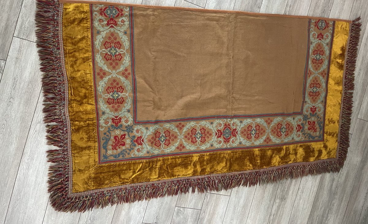 Silk Velvet And Embroidered Linen Table Or Chest Of Drawers Rug - Fleur De Lys Design-photo-4