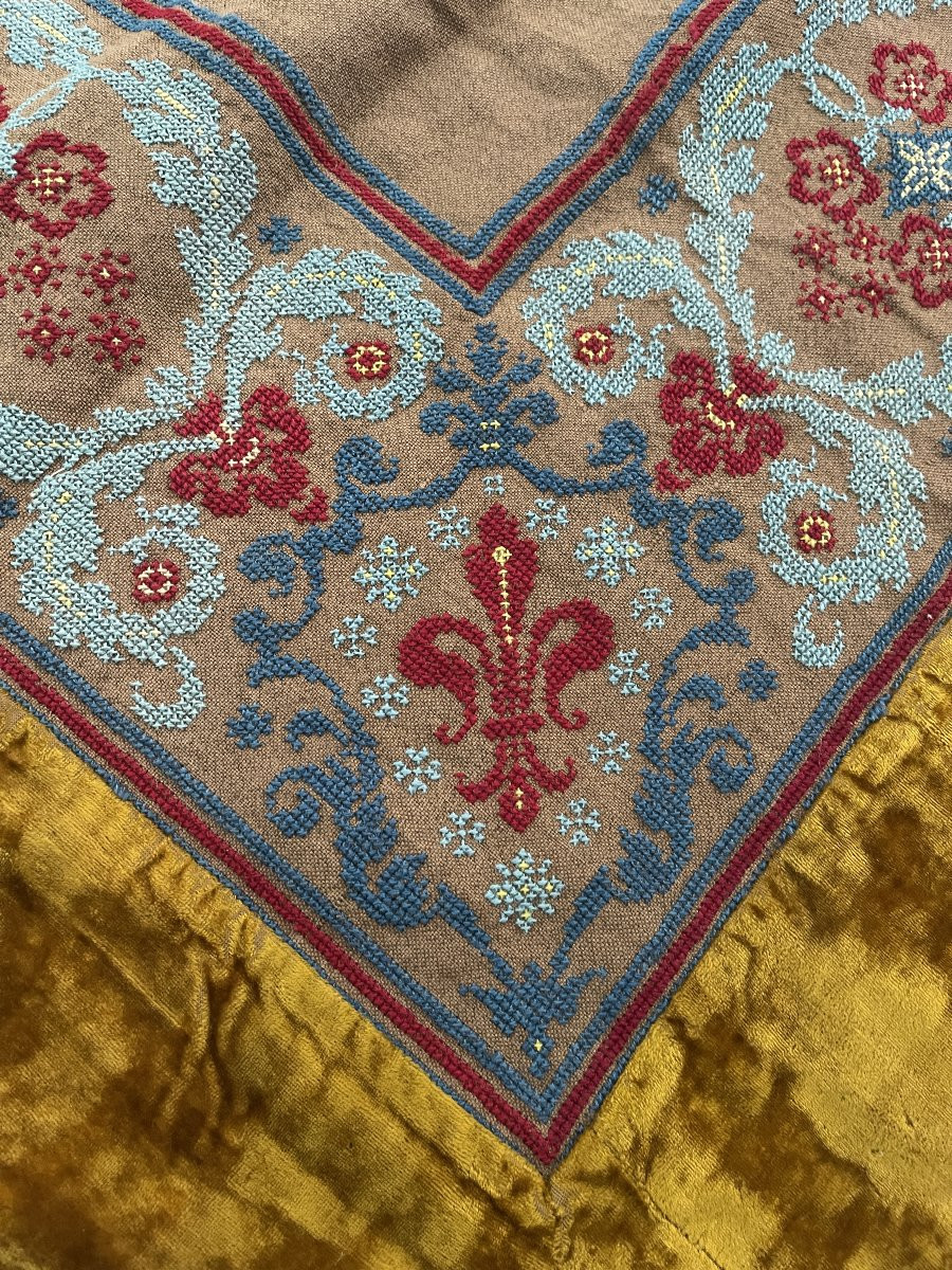 Silk Velvet And Embroidered Linen Table Or Chest Of Drawers Rug - Fleur De Lys Design-photo-6