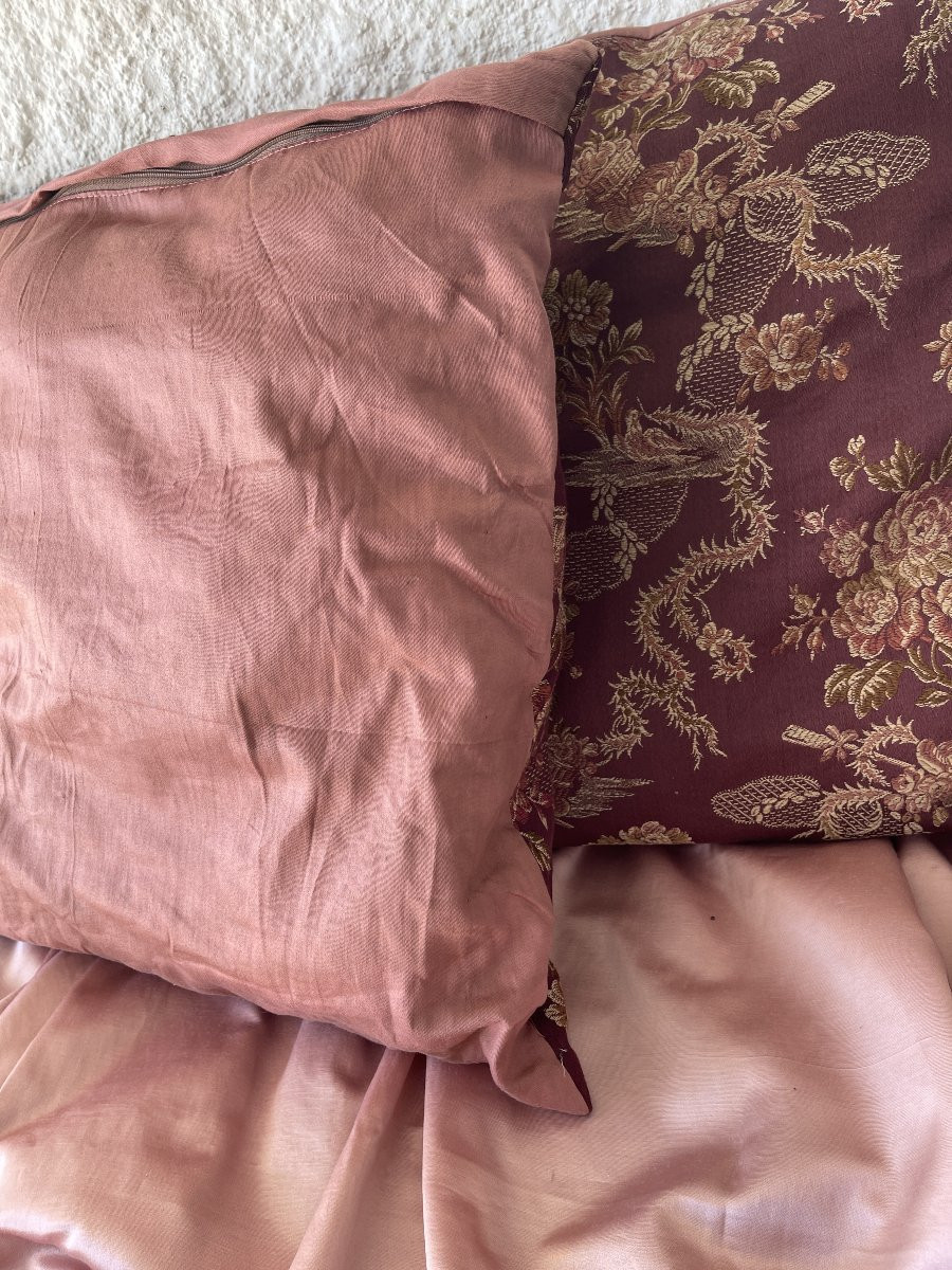 Paire de coussins en lin et soie– Époque XIXᵉ siècle .Décor XVIIIème-photo-4