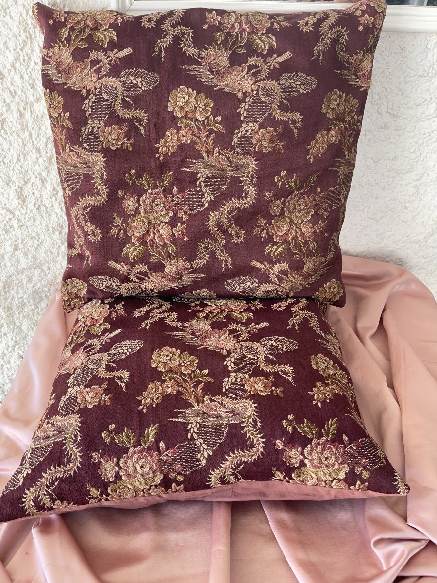 Paire de coussins en lin et soie– Époque XIXᵉ siècle .Décor XVIIIème-photo-6