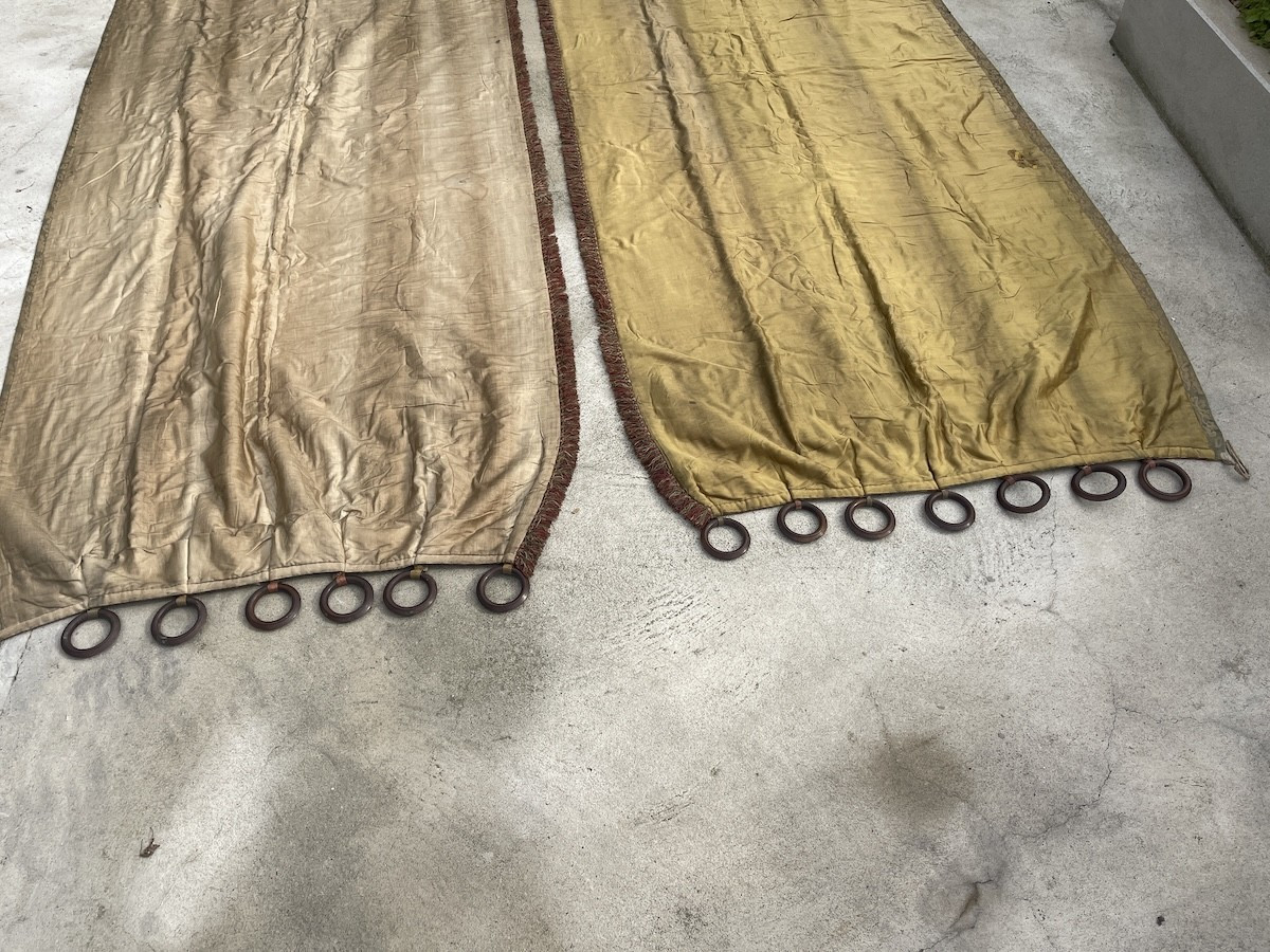 Paire de rideaux de château en soie damassée – XIXᵉ siècle -315 cm x 125 cm-photo-1