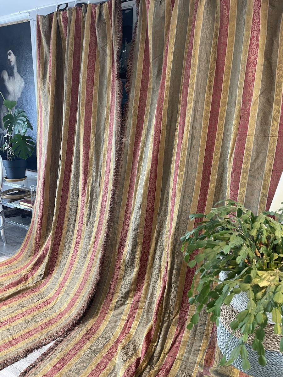 Paire de rideaux de château en soie damassée – XIXᵉ siècle -315 cm x 125 cm