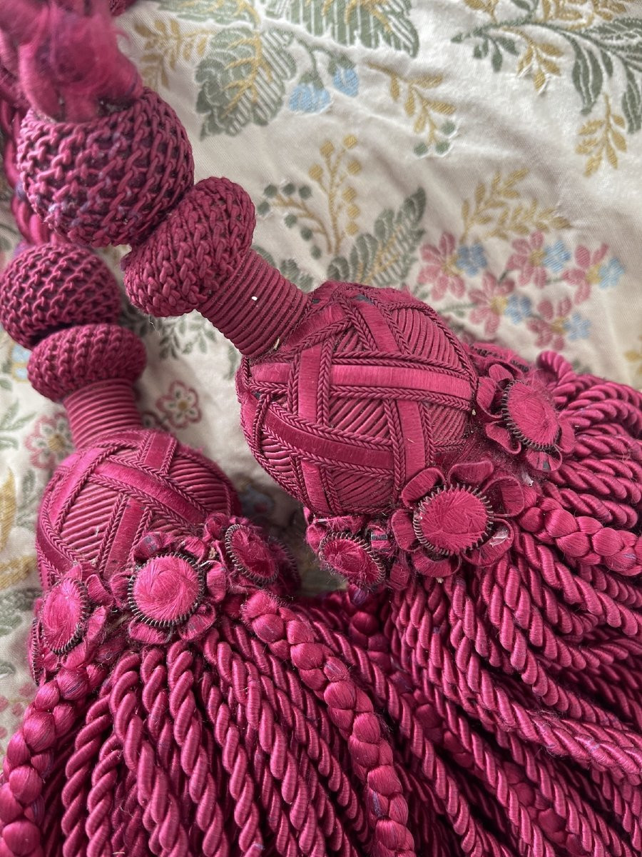Paire d’embrases en passementerie ancienne, rose profond. 4 pompons et leur cordon-photo-2