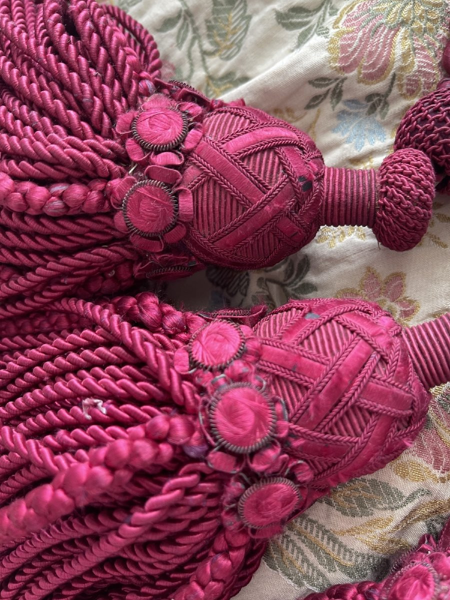 Paire d’embrases en passementerie ancienne, rose profond. 4 pompons et leur cordon-photo-1