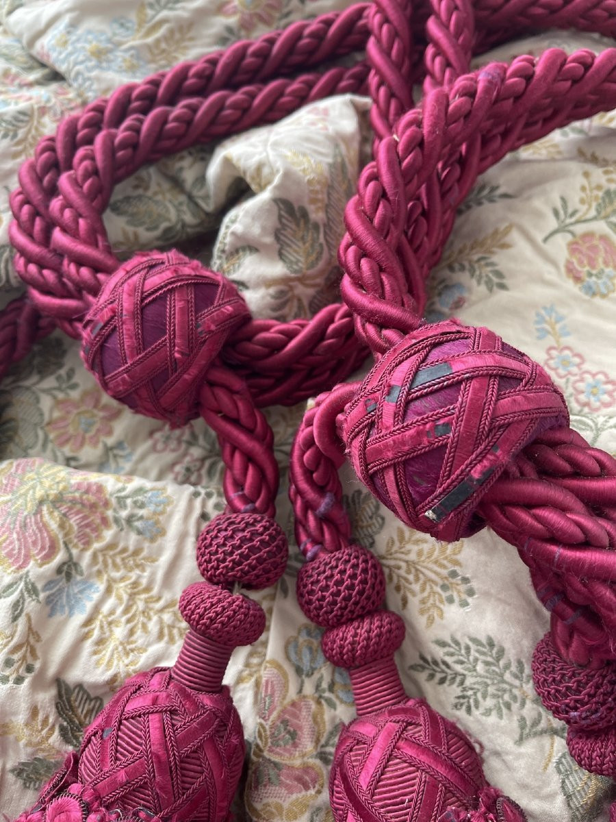 Paire d’embrases en passementerie ancienne, rose profond. 4 pompons et leur cordon-photo-3