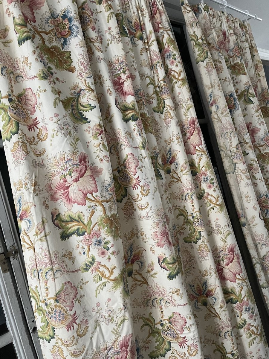 First Pair Of Curtains With Stylized Floral Decor, Hangings-photo-2