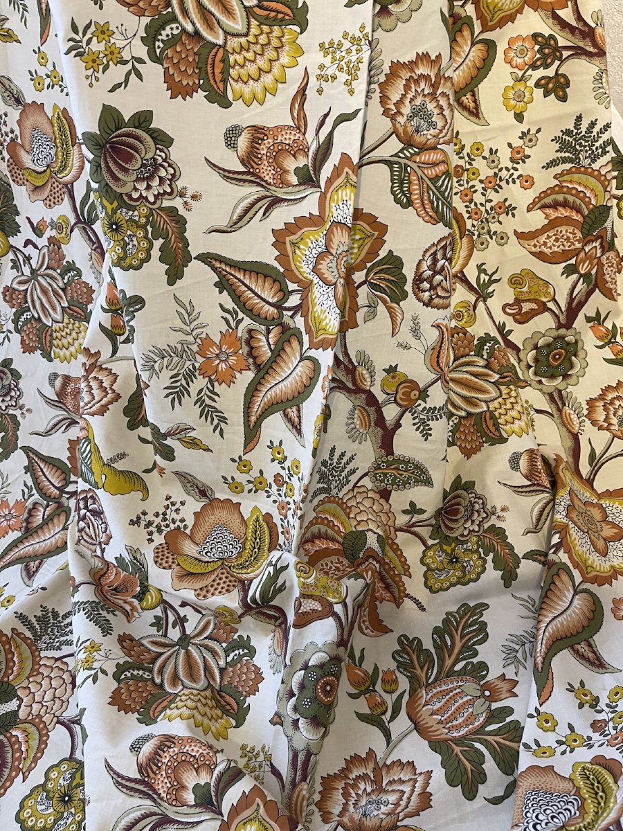 Vintage Fabric, Printed Yardage With Exuberant Flowers - 380 X 127 Cm-photo-2