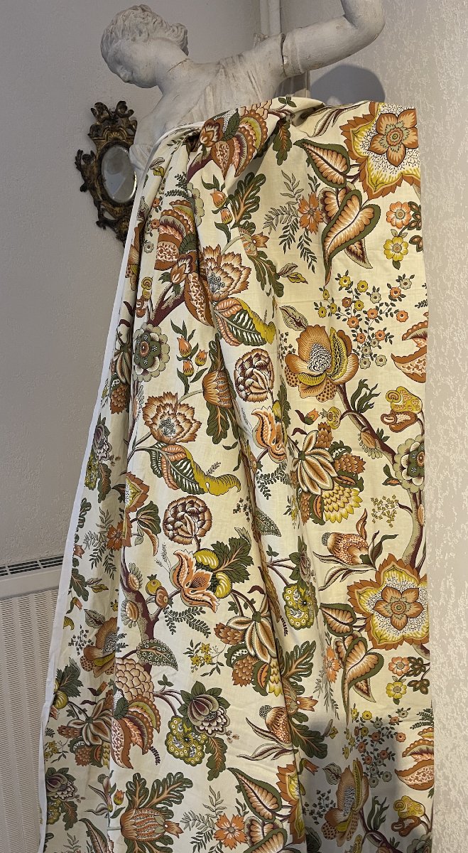 Vintage Fabric, Printed Yardage With Exuberant Flowers - 380 X 127 Cm