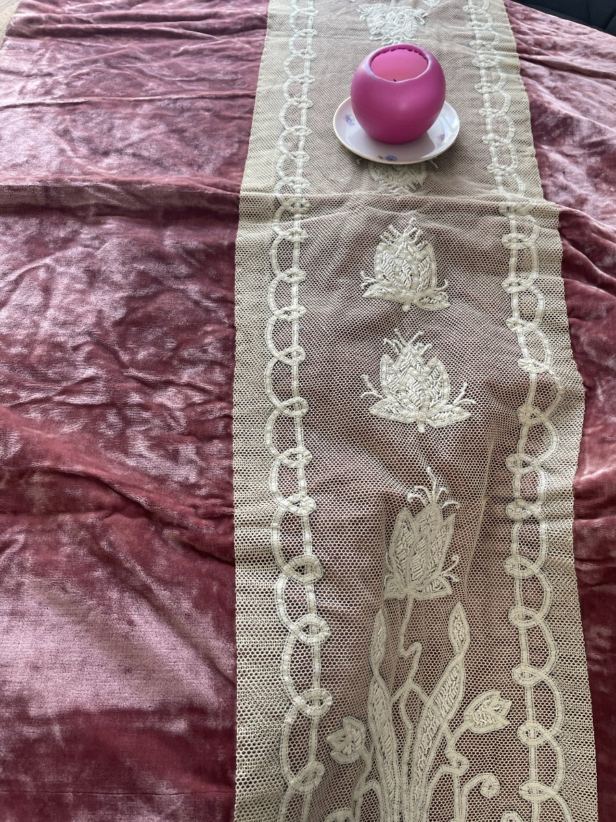 Tapis de Table ou Tête de Lit en Velours de Soie Capitonné et Dentelle Brodée – Fin XIXème-photo-3
