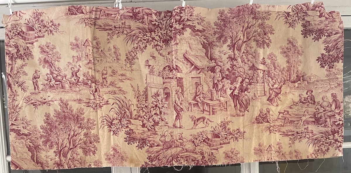 Seconde  pièce Toile imprimée française, fin du XVIIIᵉ siècle – Décor de scènes villageoises 
