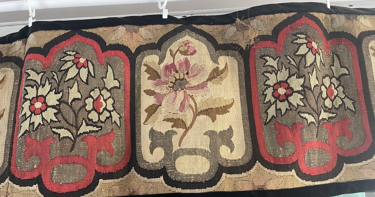 Bandeau en tapisserie d'Aubusson, époque XIXᵉ siècle décor floral-photo-1
