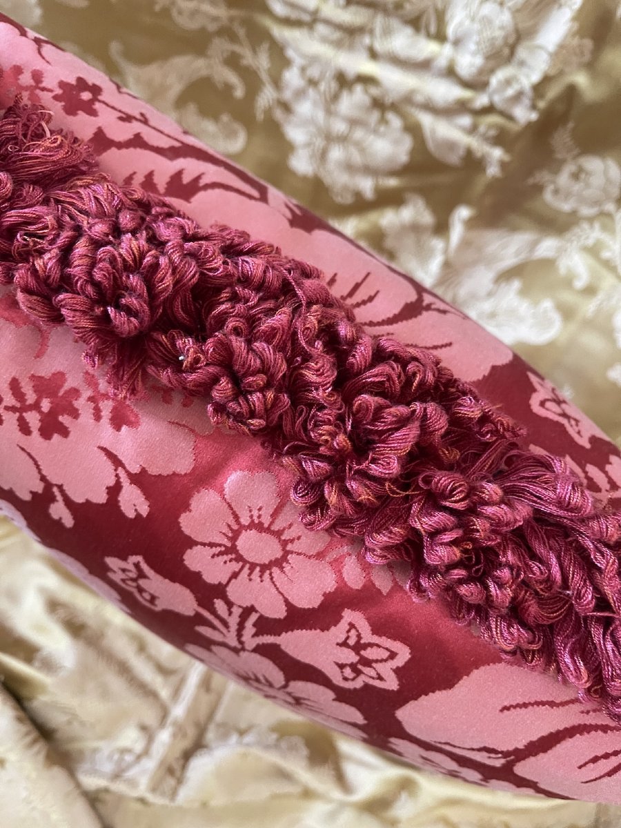 Silk Damask Cushion With A Floral Design, From A Château In Provence-photo-3
