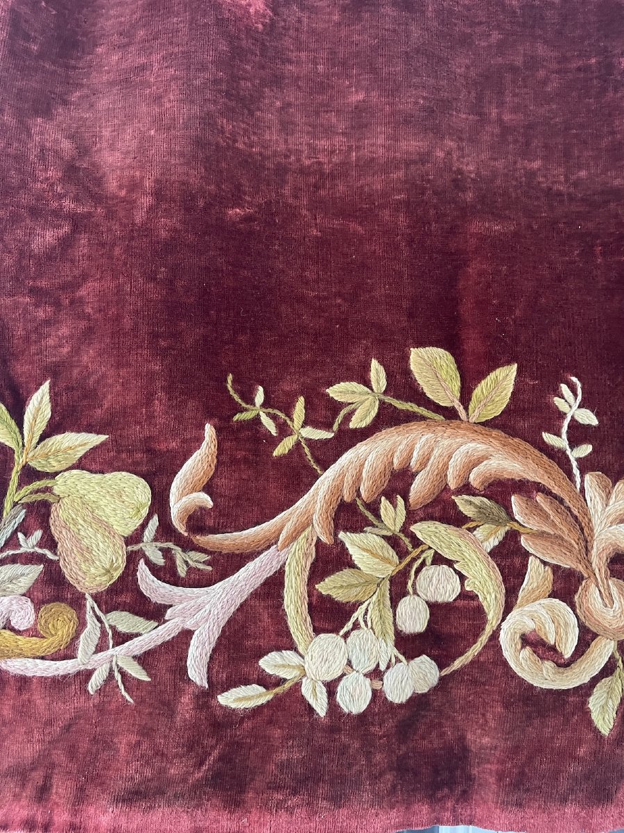 Dessus de commode ou jeté de canapé en velours brodé, fin XIXᵉ siècle-photo-4