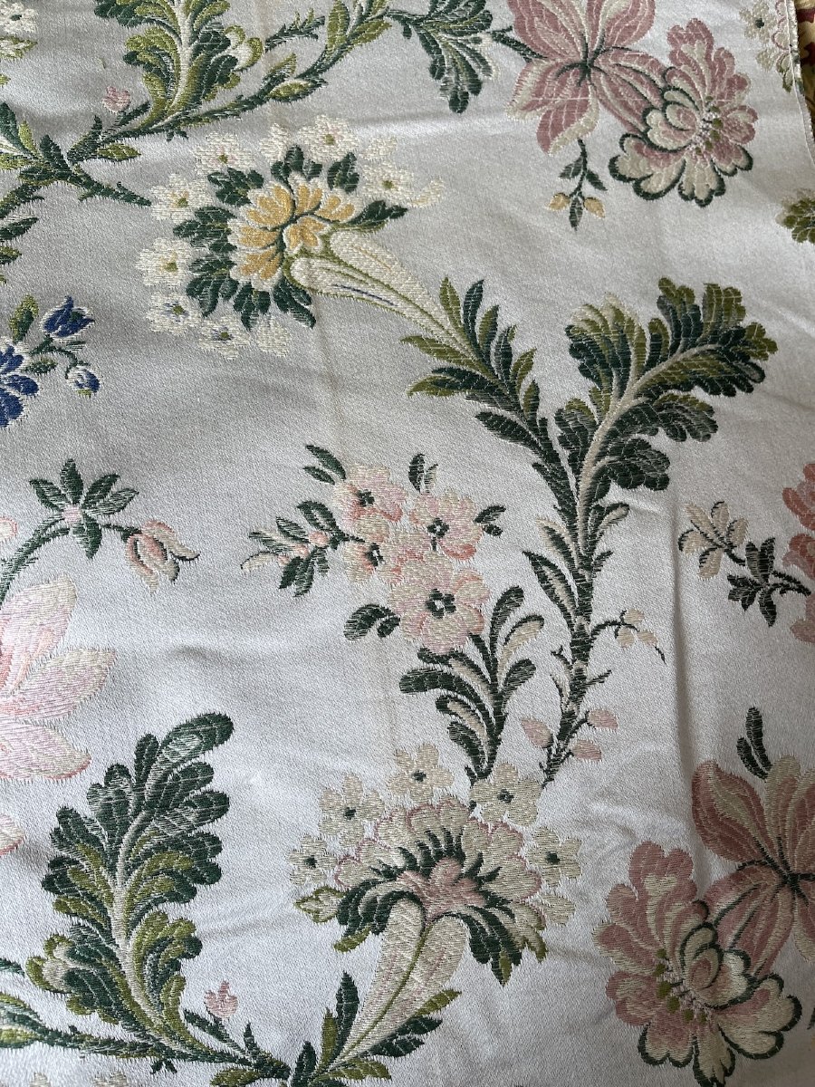 Fragment de Soie Jacquard à Décor Floral – Vintage de Prestige-photo-3