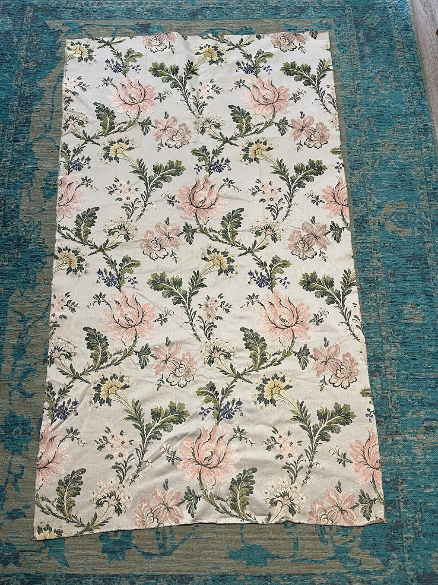 Fragment de Soie Jacquard à Décor Floral – Vintage de Prestige-photo-4