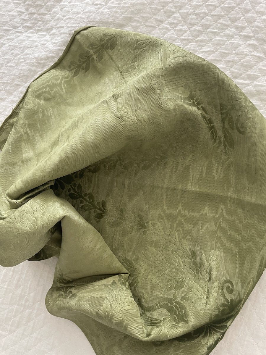 Fragment de soie moirée à décor de lyres – Fin du XIXᵉ siècle, couleur vert tilleul-photo-4