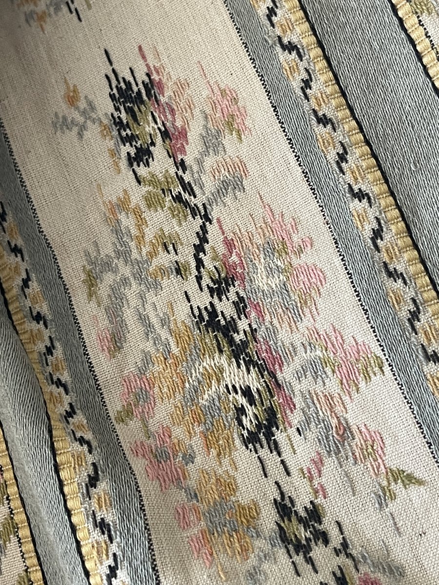 Jacquard Silk Fragment – Early 19th Century, Floral Design -photo-4