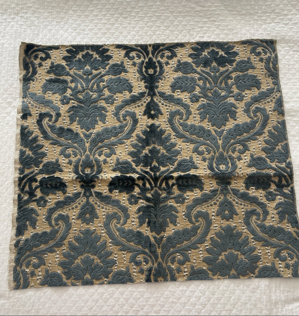 Velvet Fragment, Genoa Velvet Style – Late 19th / Early 20th Century-photo-4