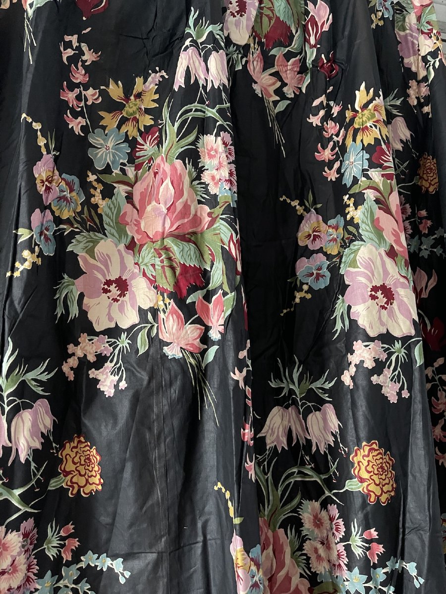 Première Paire de rideaux en chintz à décor floral roses, pivoines, oeillets-photo-2