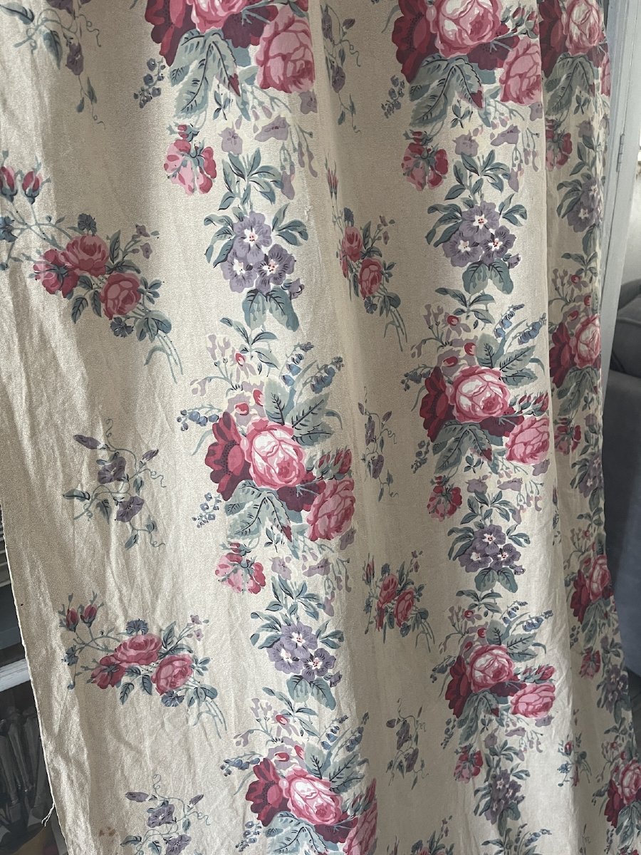 Piece Of Printed Fabric—18th-century Floral Design Featuring Heirloom Roses  -photo-4