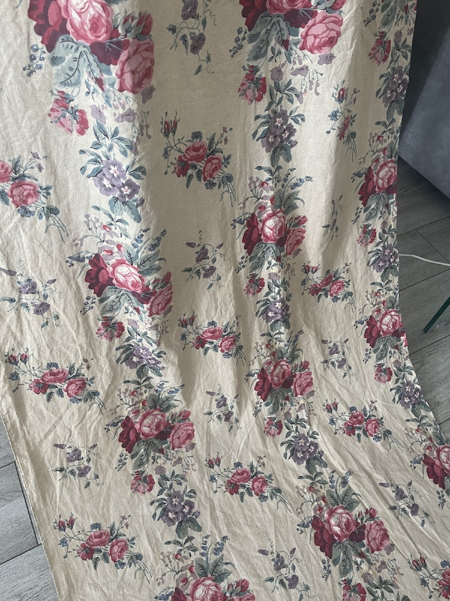 Piece Of Printed Fabric—18th-century Floral Design Featuring Heirloom Roses  -photo-5
