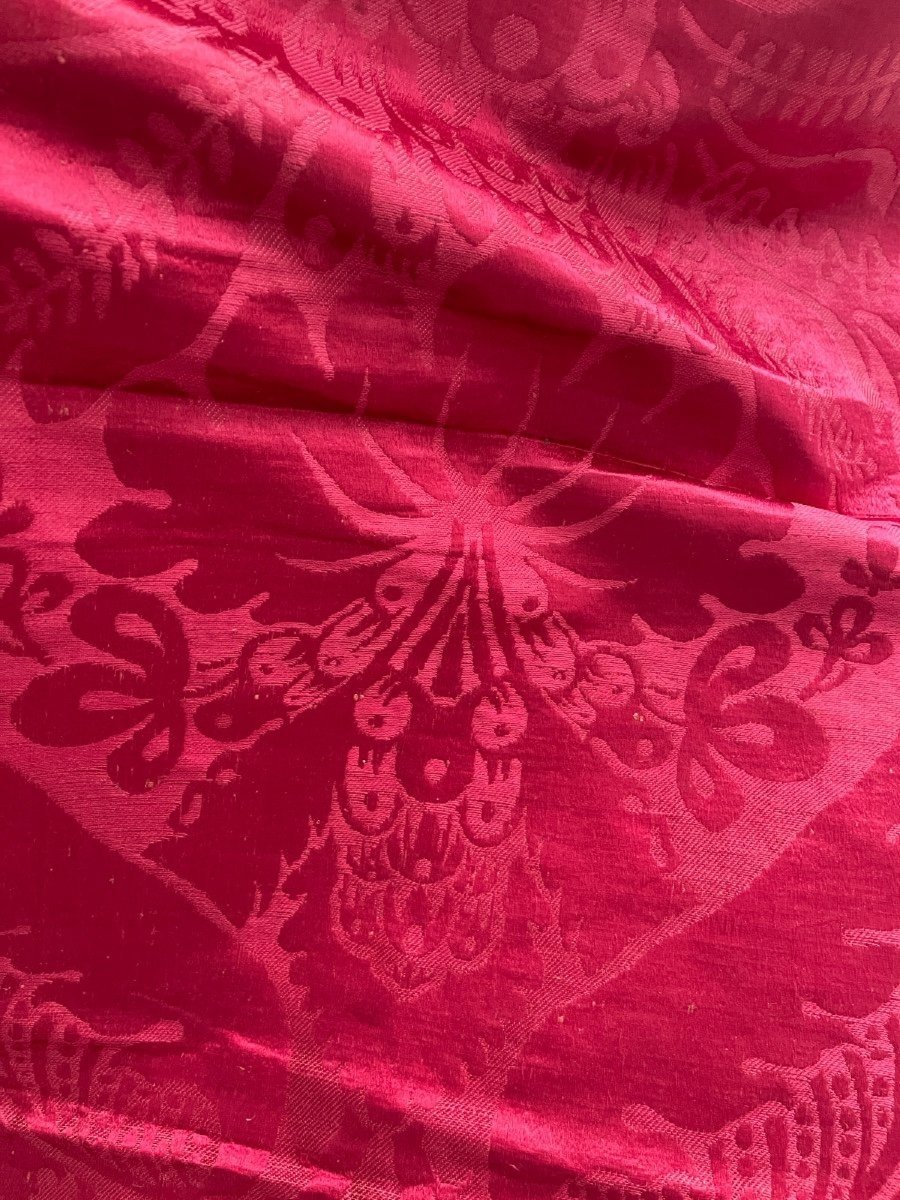 18th-century Antique Raspberry-colored Brocatelle Fabric -photo-4